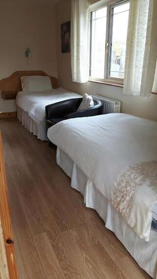 Отели типа «постель и завтрак» Scapaflow B&B OʼBriensbridge Стандартный двухместный номер с 2 отдельными кроватями-4